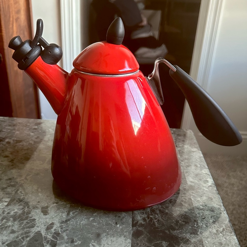 La Cruset Ogive Red Ombré Cone Tea Kettle 1.7qt